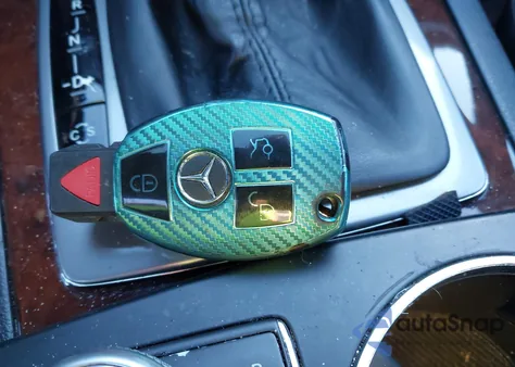 2009 Mercedes-Benz C 300 Luxury/Sport z USA, uszkodzony, nr VIN WDDGF54X79F217921